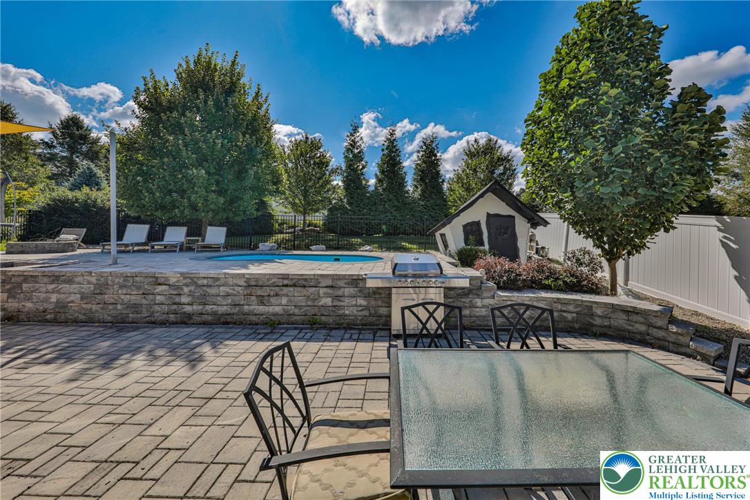 2718 Windy Hill Road