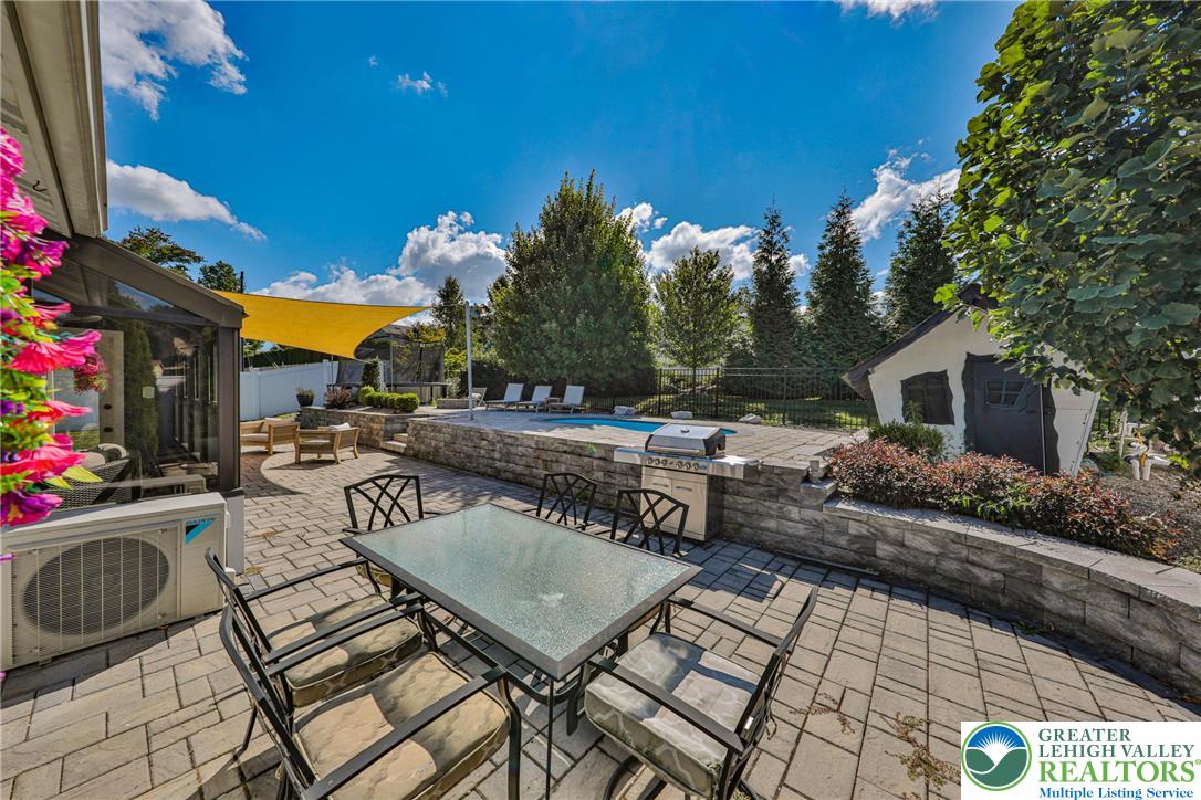 2718 Windy Hill Road