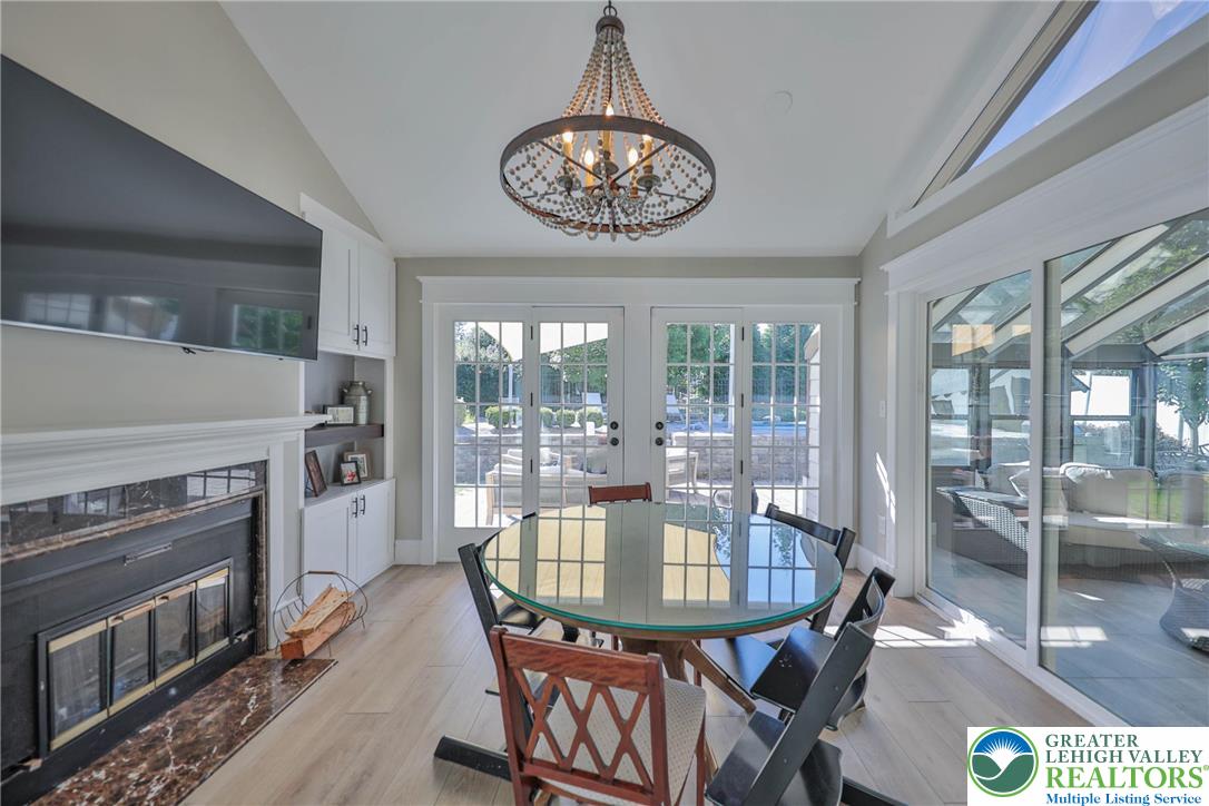 2718 Windy Hill Road