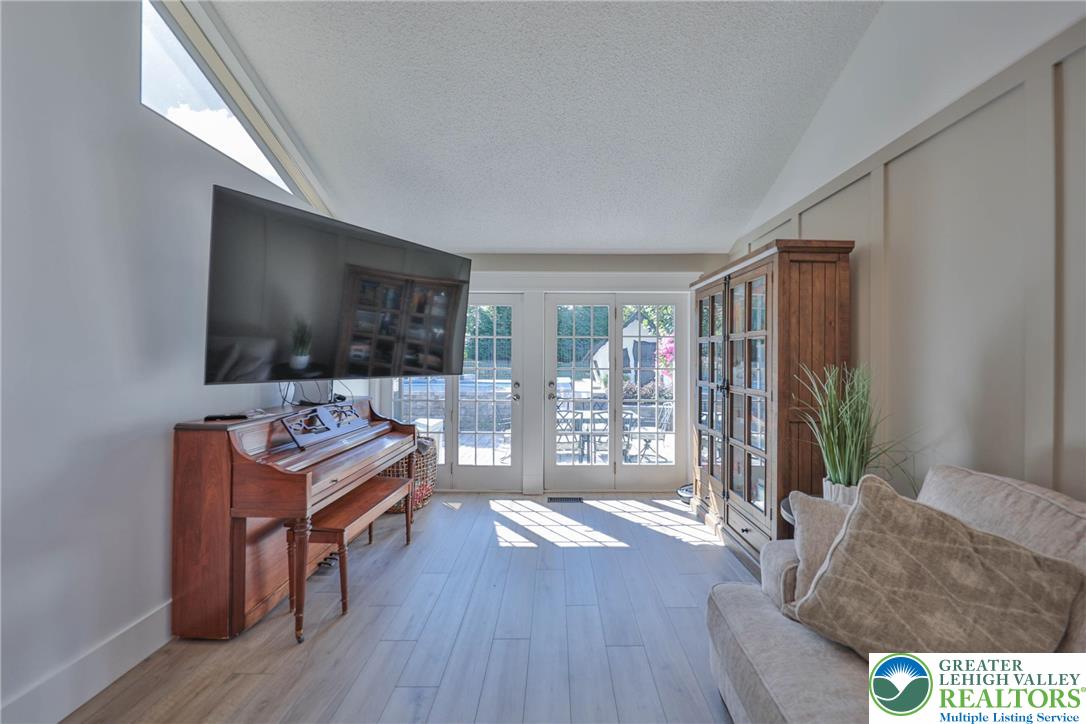 2718 Windy Hill Road