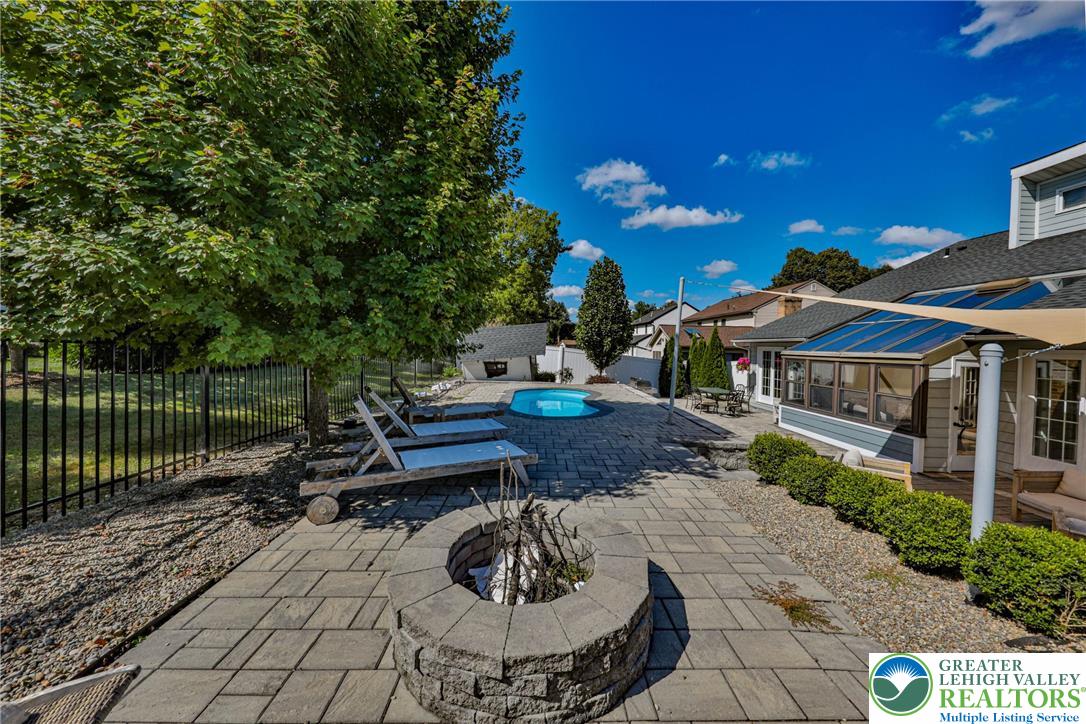 2718 Windy Hill Road