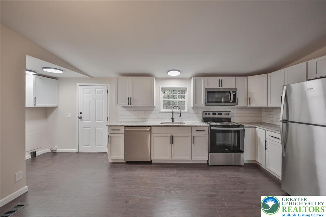 1243 Blue Mountain Circle