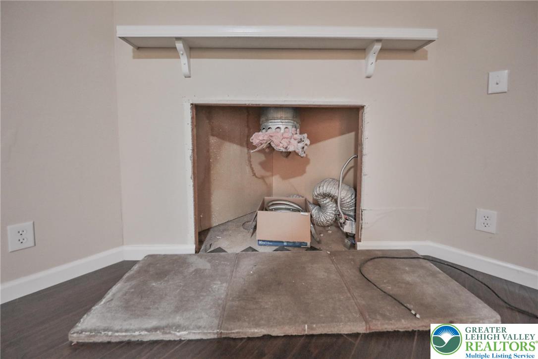 1243 Blue Mountain Circle