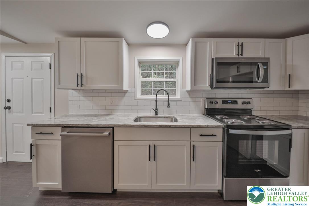 1243 Blue Mountain Circle