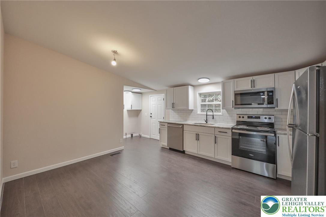 1243 Blue Mountain Circle