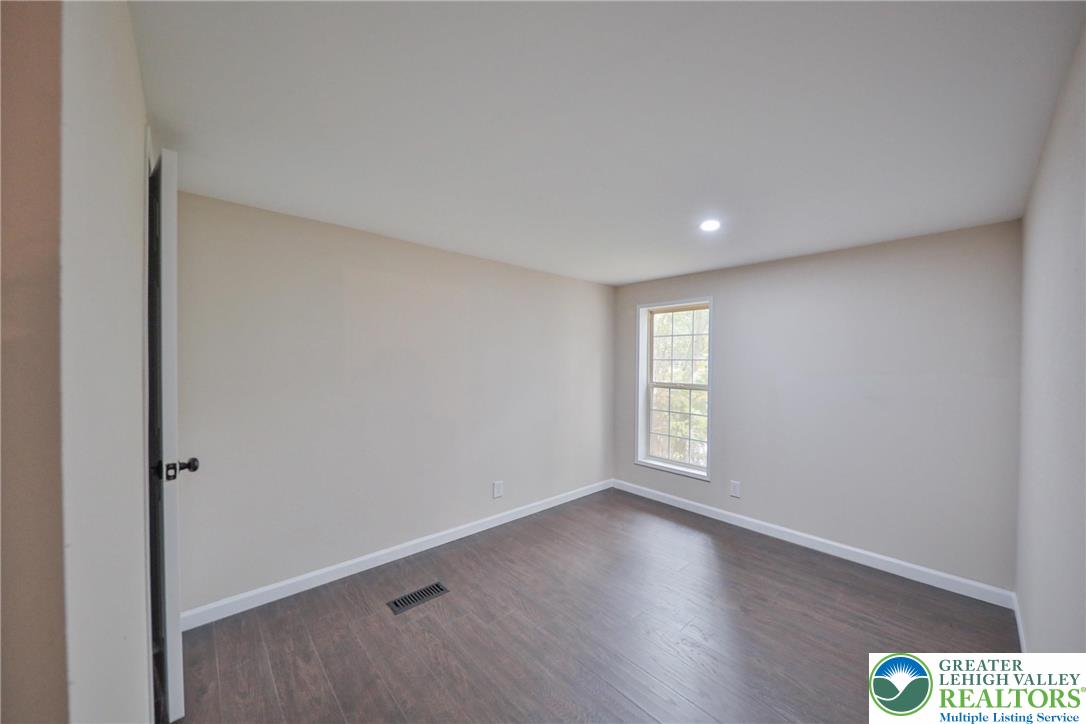 1243 Blue Mountain Circle