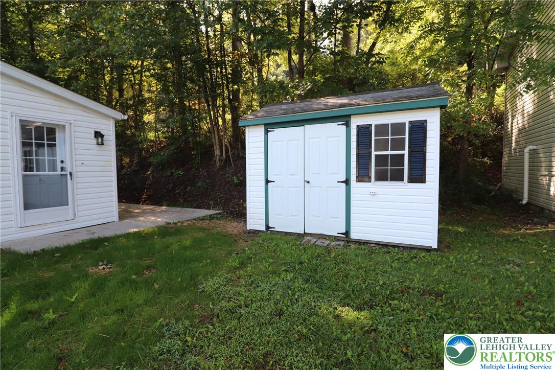 1215 Blue Mountain Circle