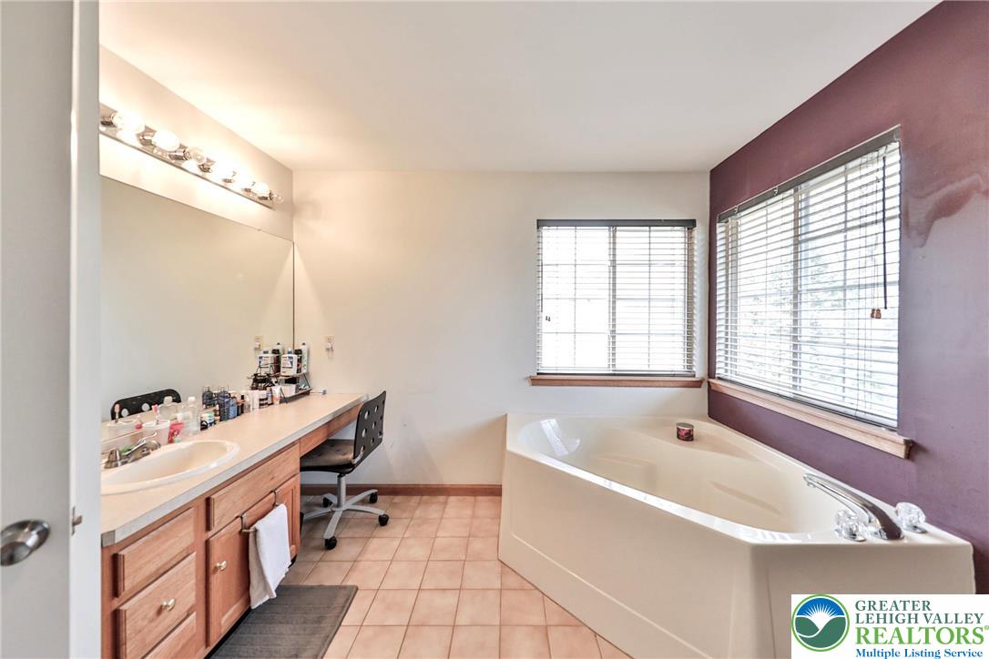 2260 Reo Drive