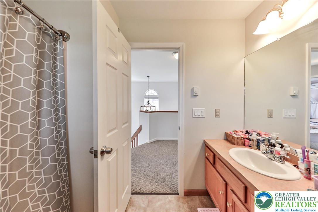 2260 Reo Drive