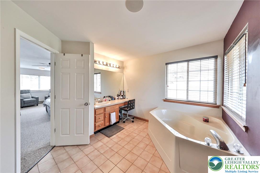 2260 Reo Drive