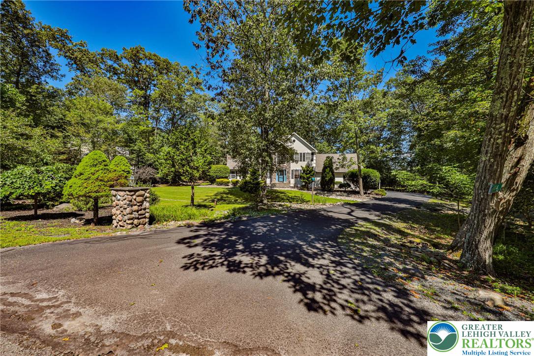 114 Hollow Drive