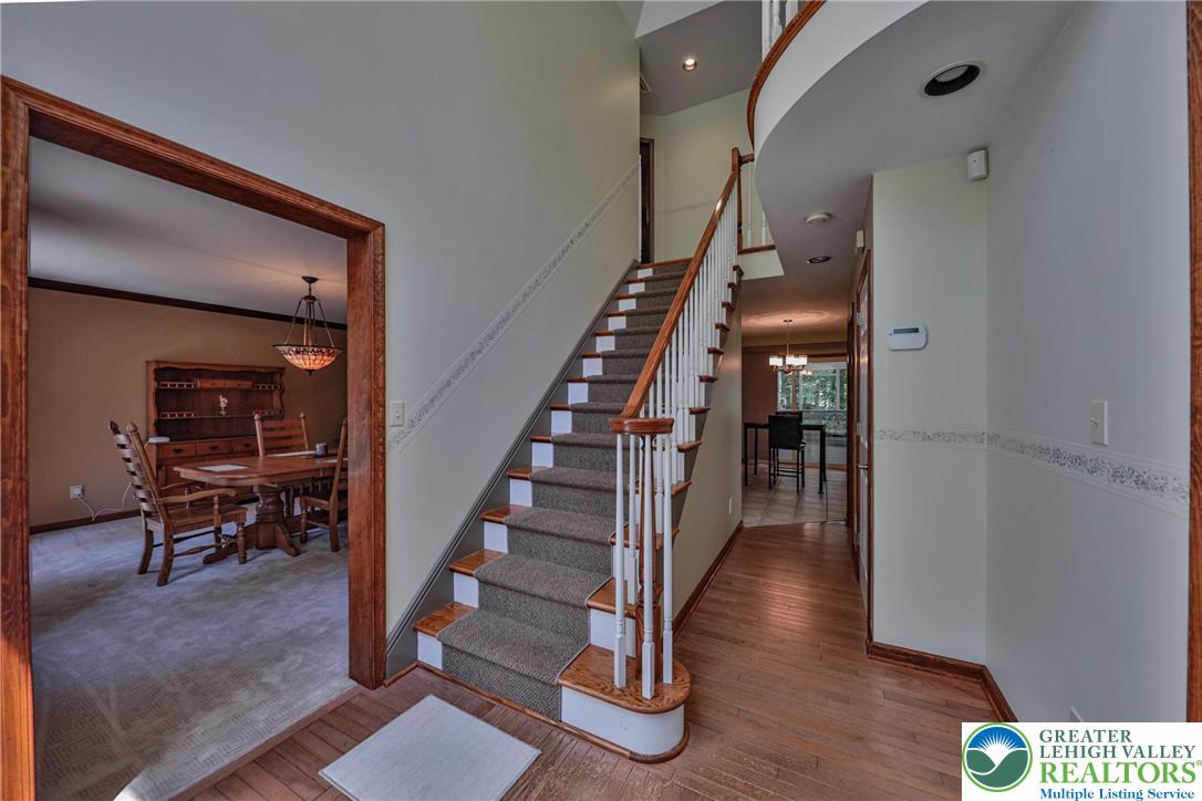 114 Hollow Drive