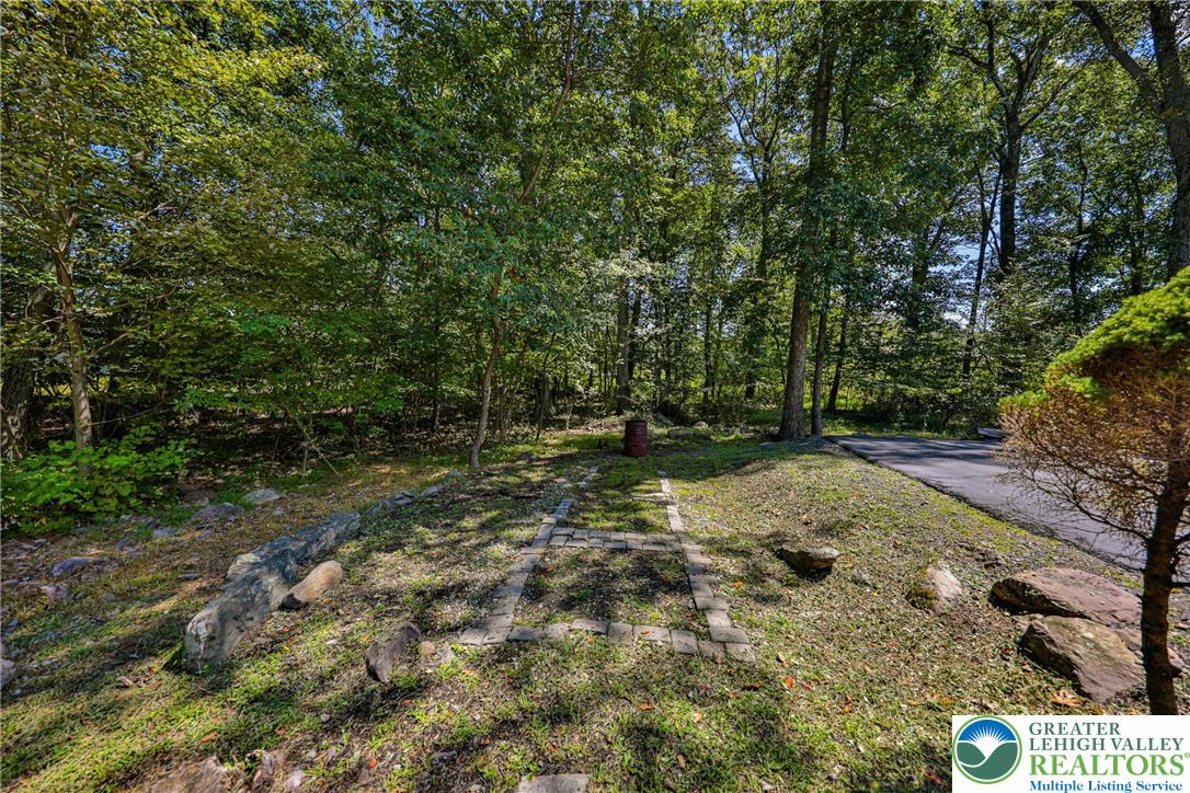 114 Hollow Drive