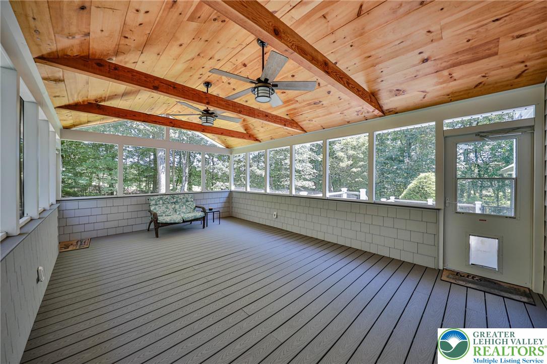 114 Hollow Drive