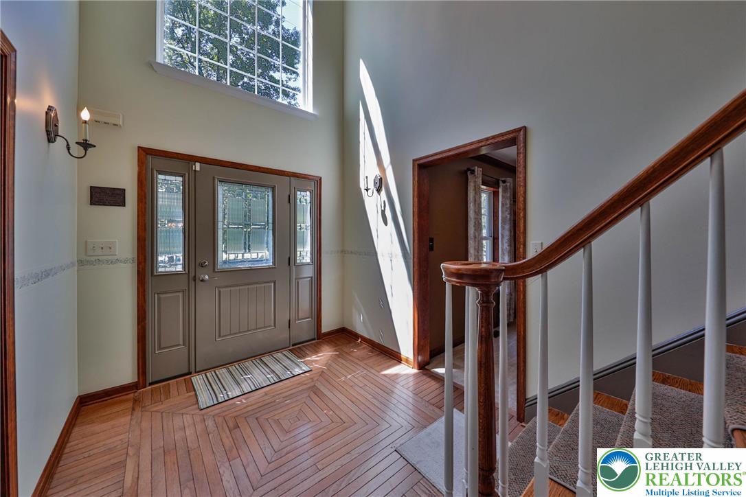 114 Hollow Drive