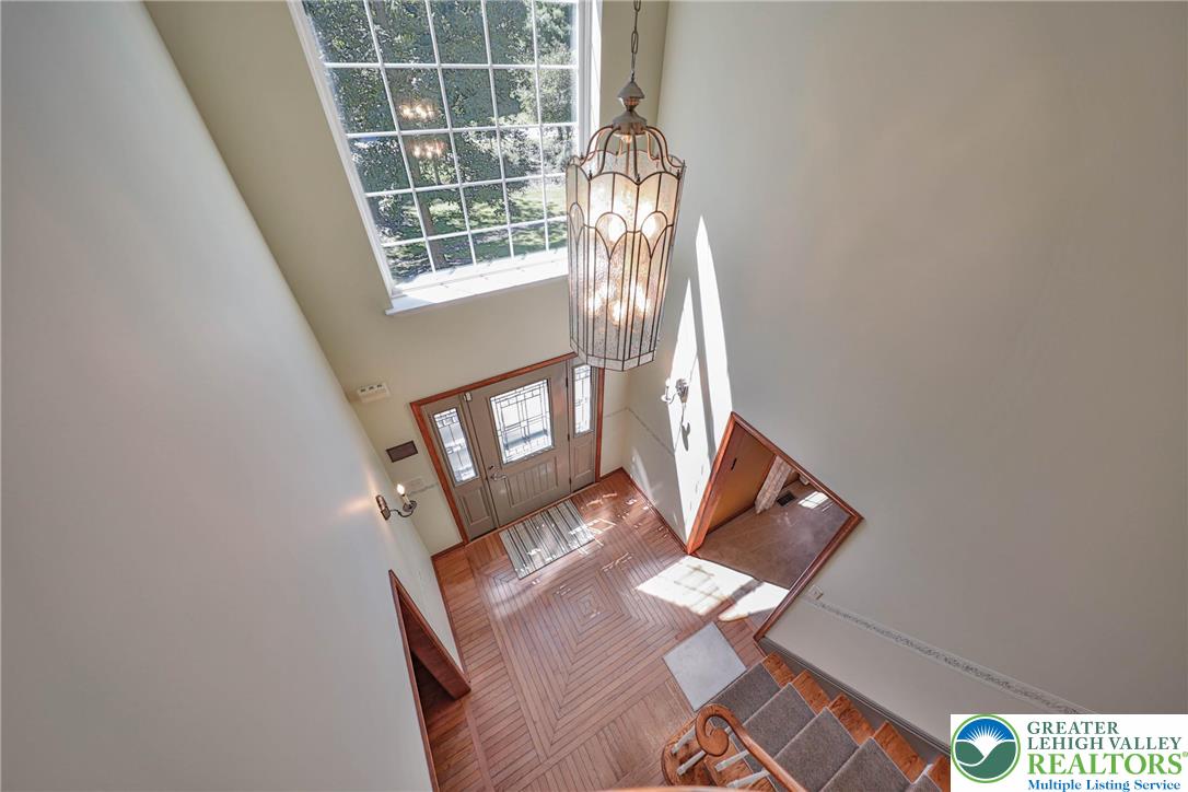 114 Hollow Drive