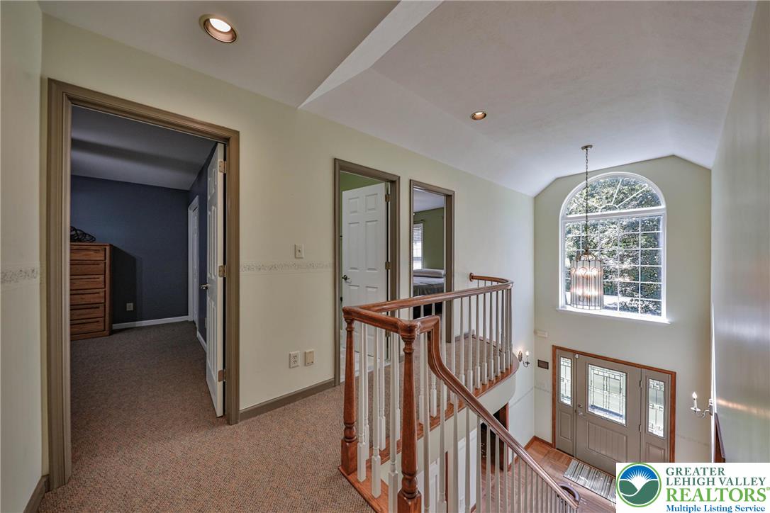 114 Hollow Drive