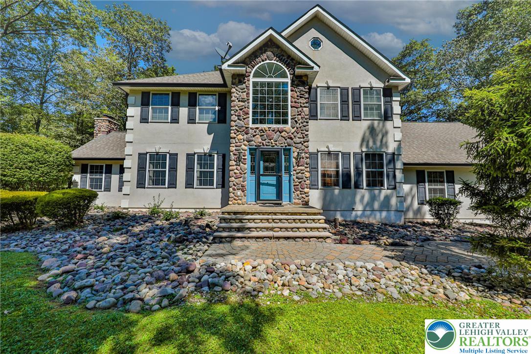 114 Hollow Drive