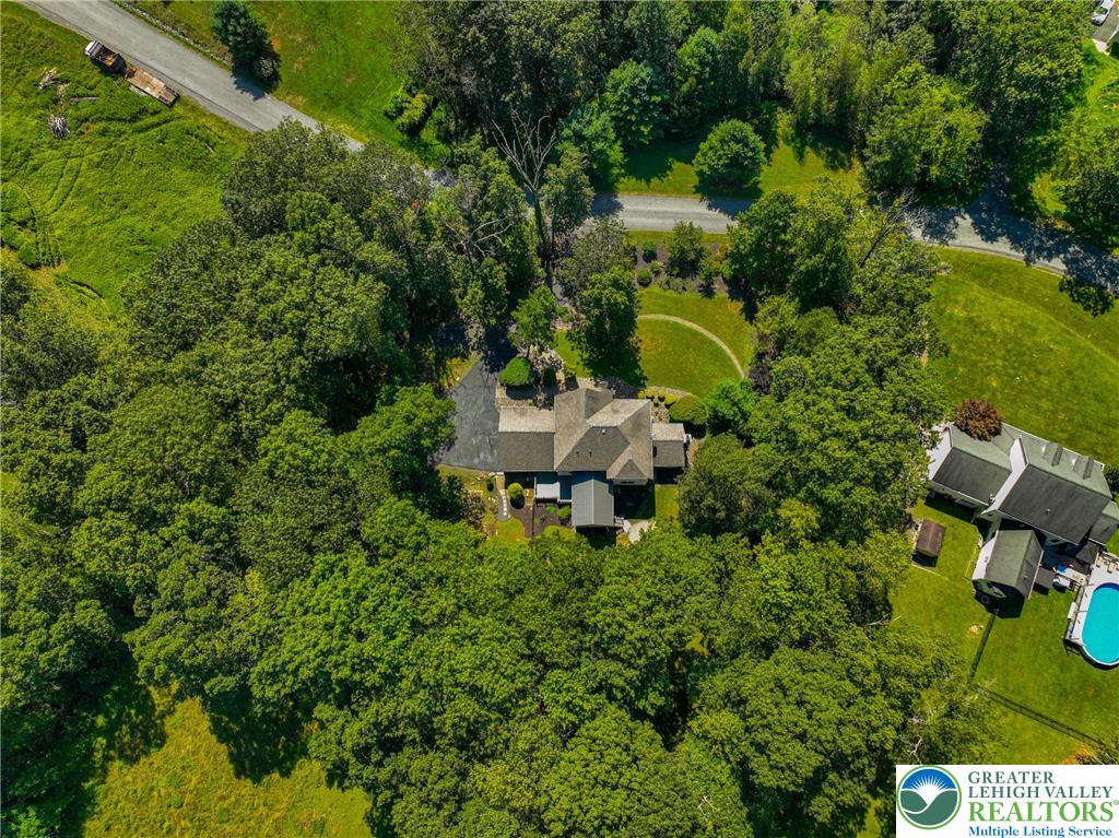 114 Hollow Drive