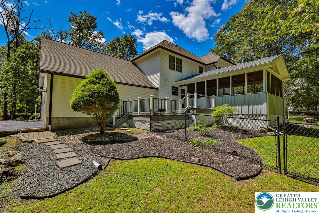 114 Hollow Drive