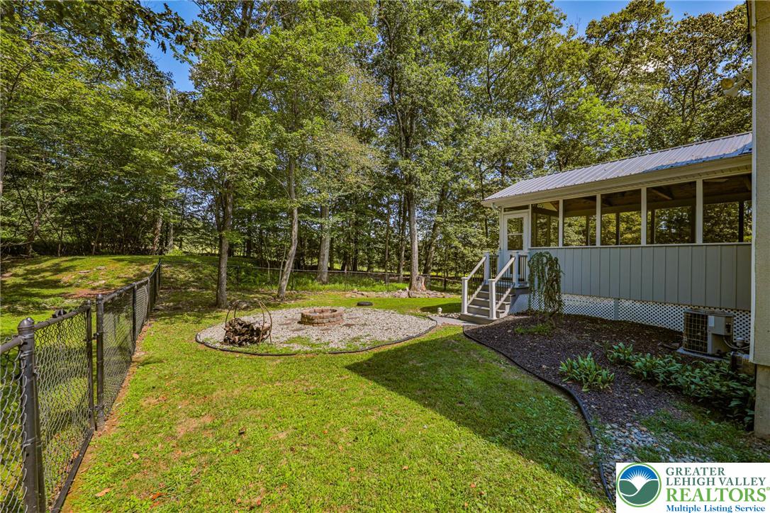 114 Hollow Drive