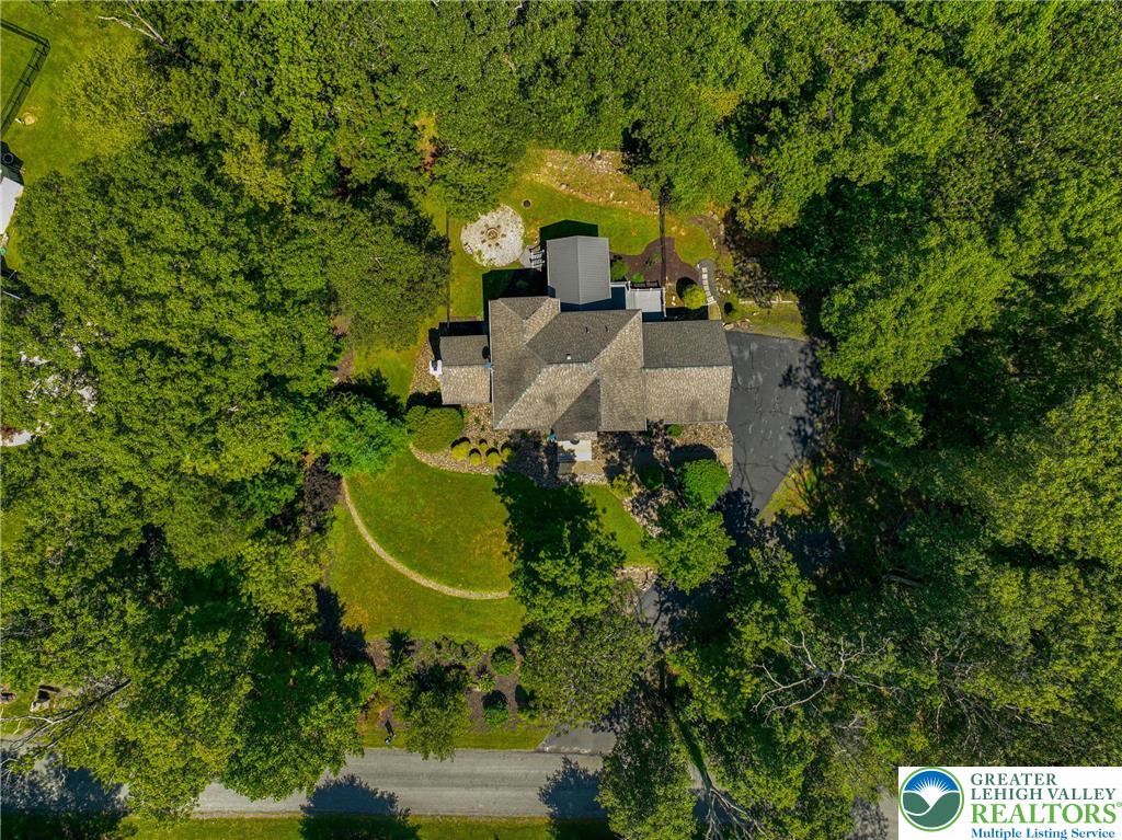 114 Hollow Drive