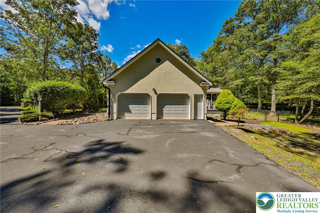 114 Hollow Drive