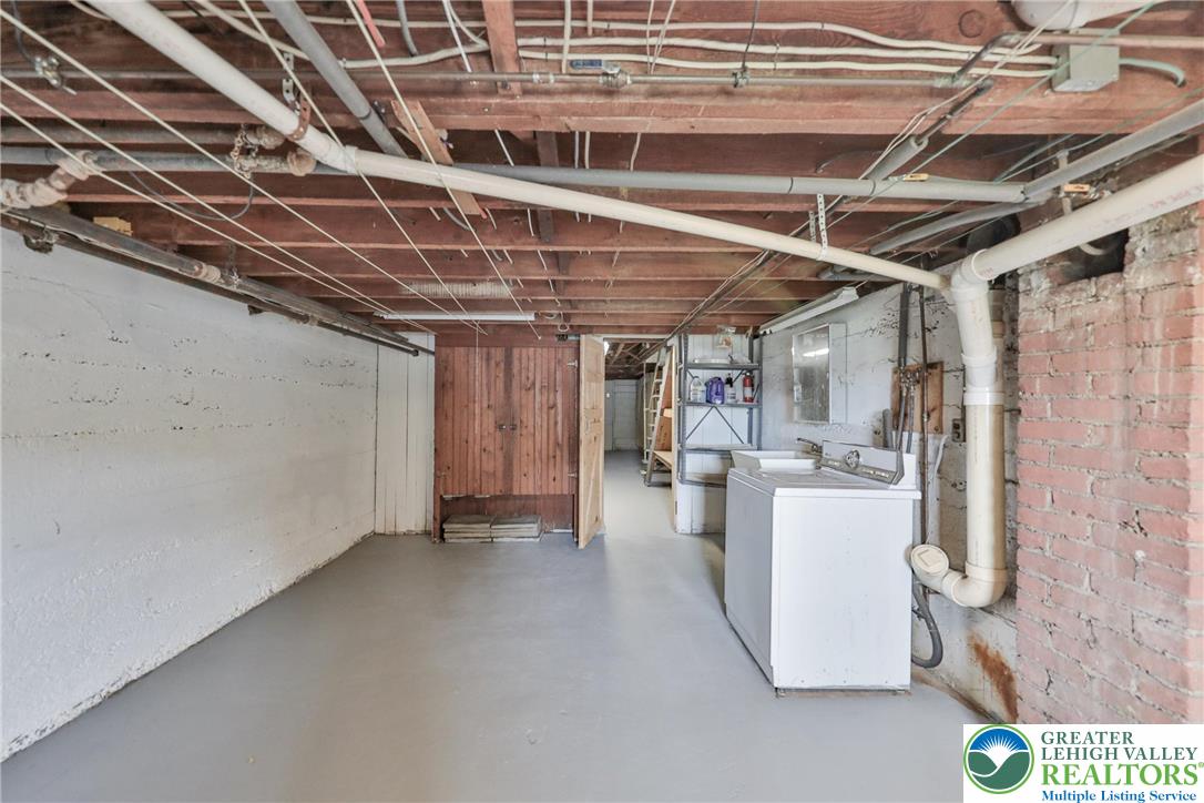 232 Columbia Avenue