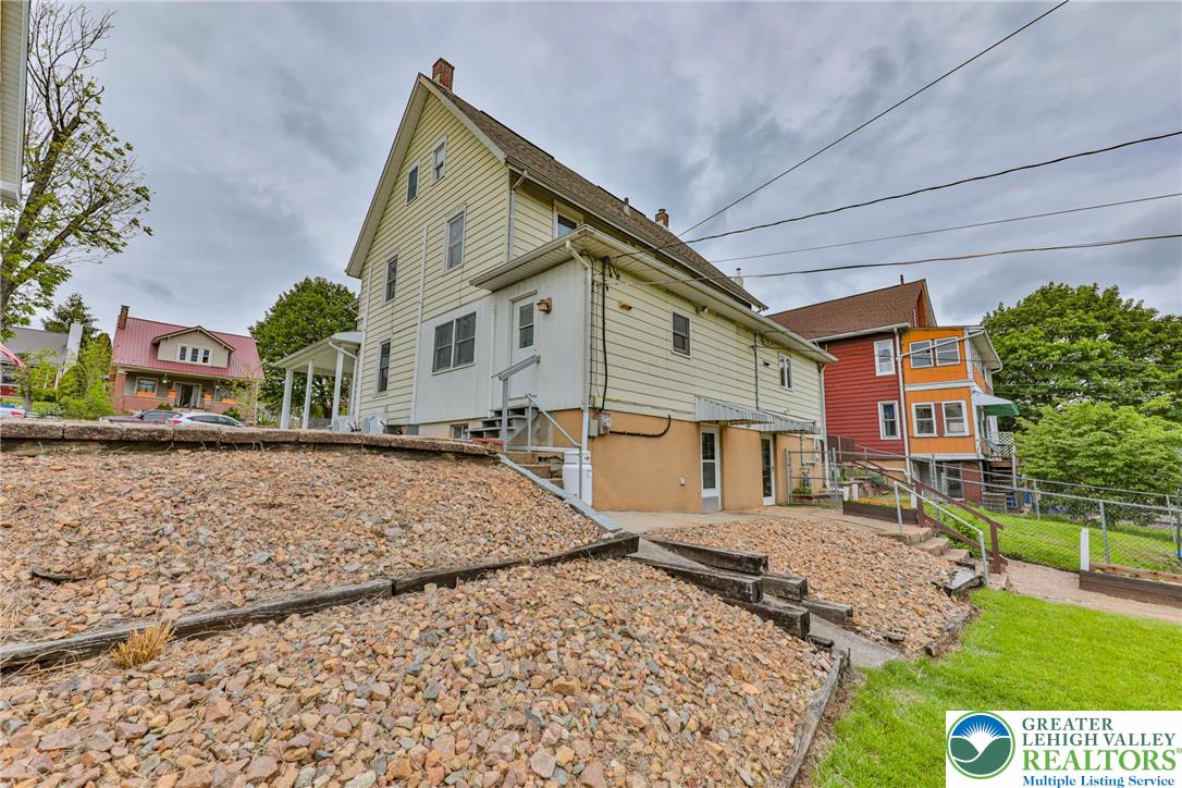 232 Columbia Avenue