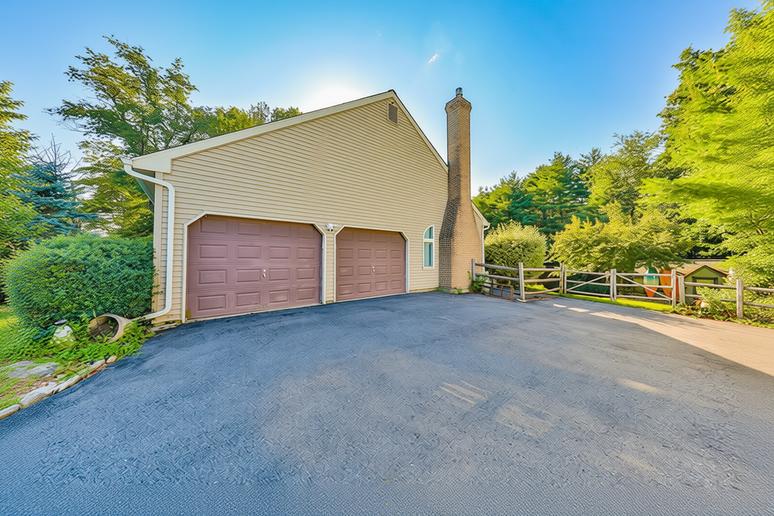 4132 Crest View Drive