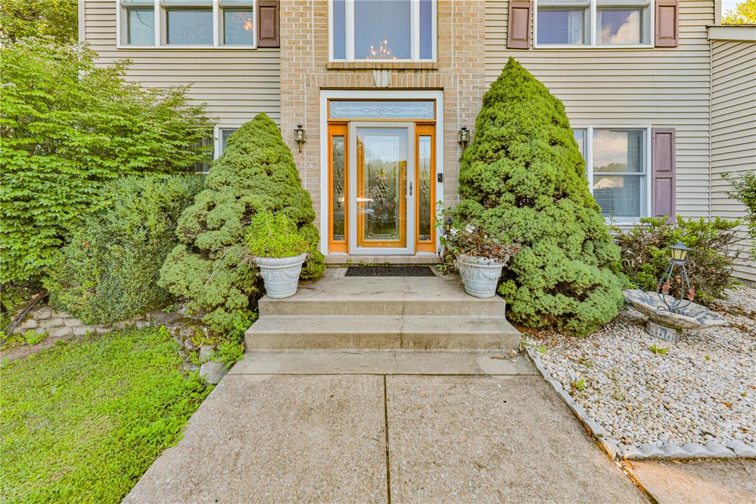 4132 Crest View Drive