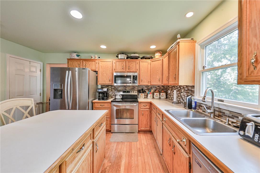 4132 Crest View Drive