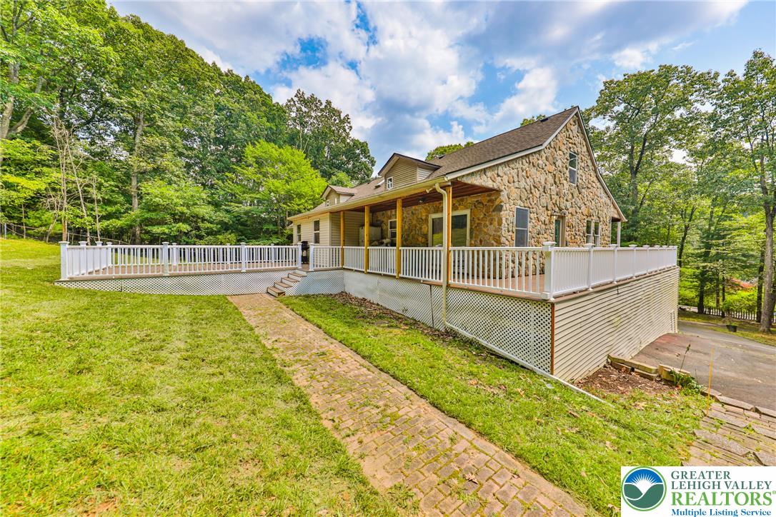 2153 Meadowlake Road