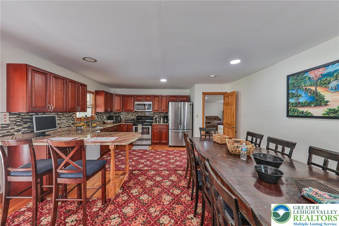 2153 Meadowlake Road