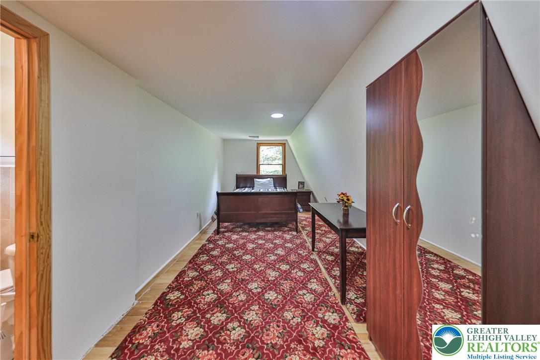 2153 Meadowlake Road