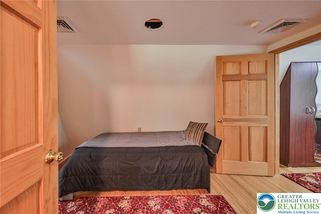 2153 Meadowlake Road