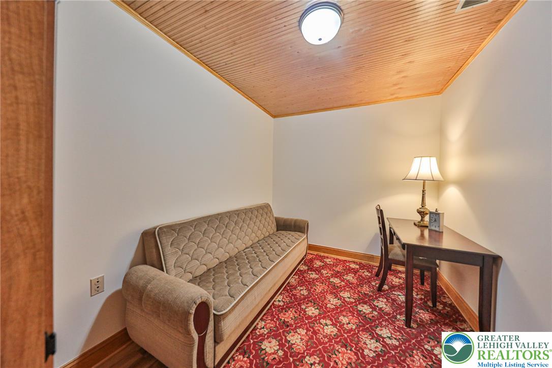 2153 Meadowlake Road
