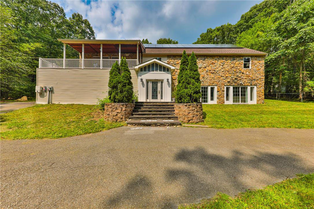 2153 Meadowlake Road