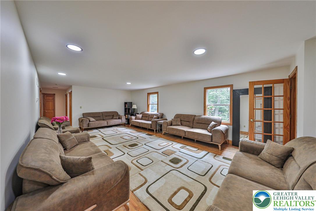 2153 Meadowlake Road