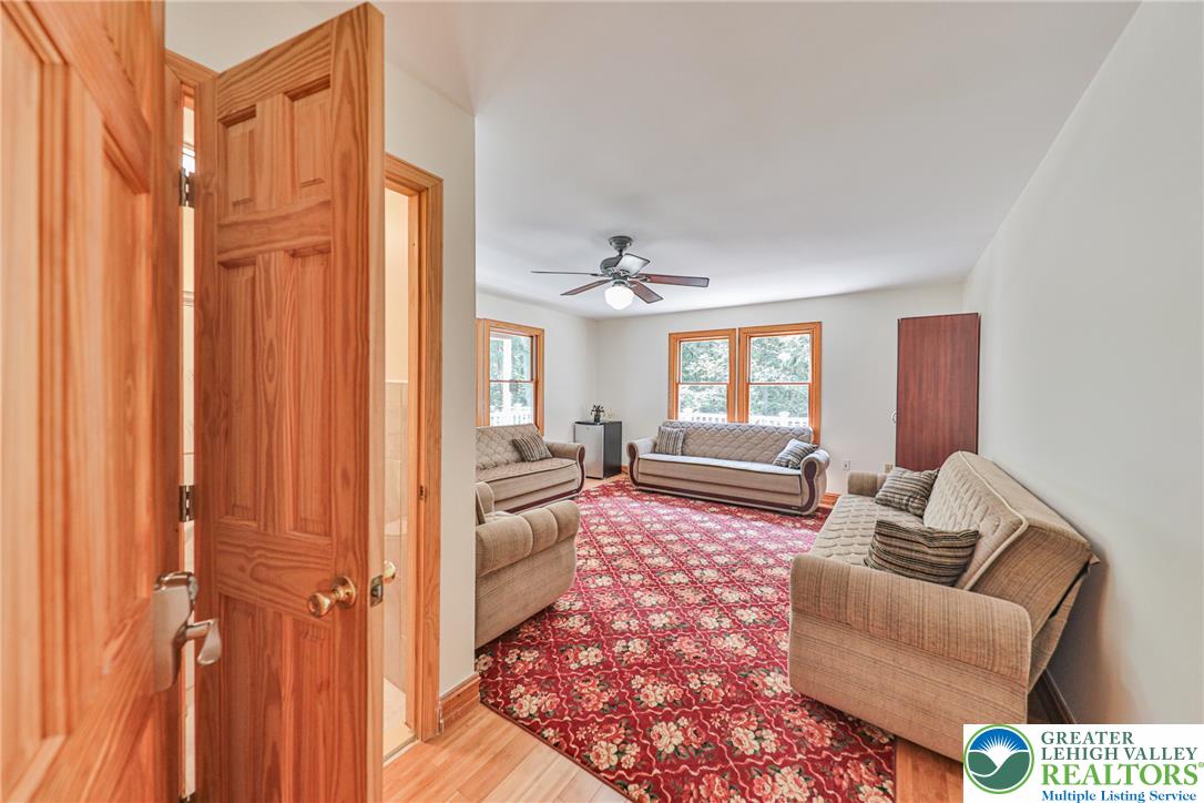 2153 Meadowlake Road