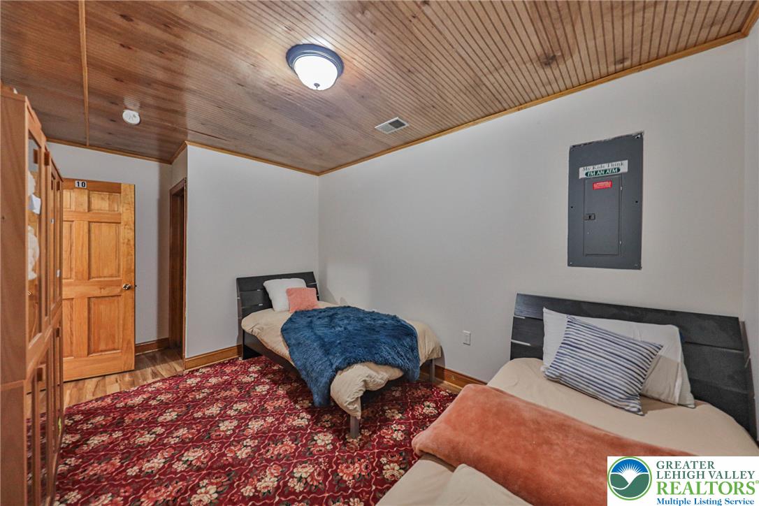 2153 Meadowlake Road