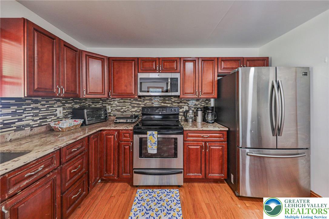 2153 Meadowlake Road