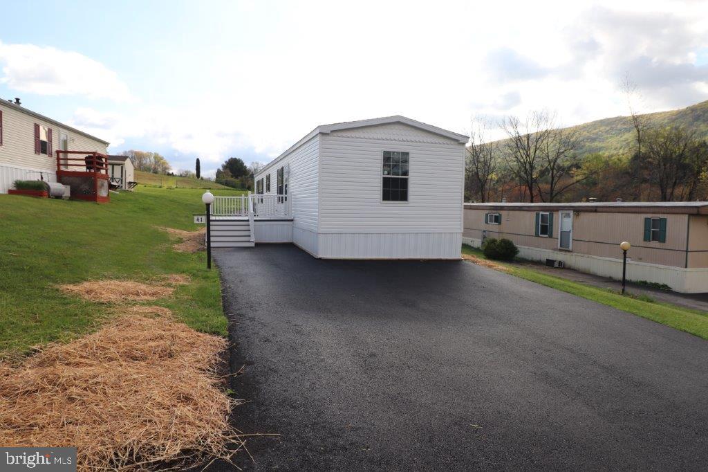 41 Hillside Pl