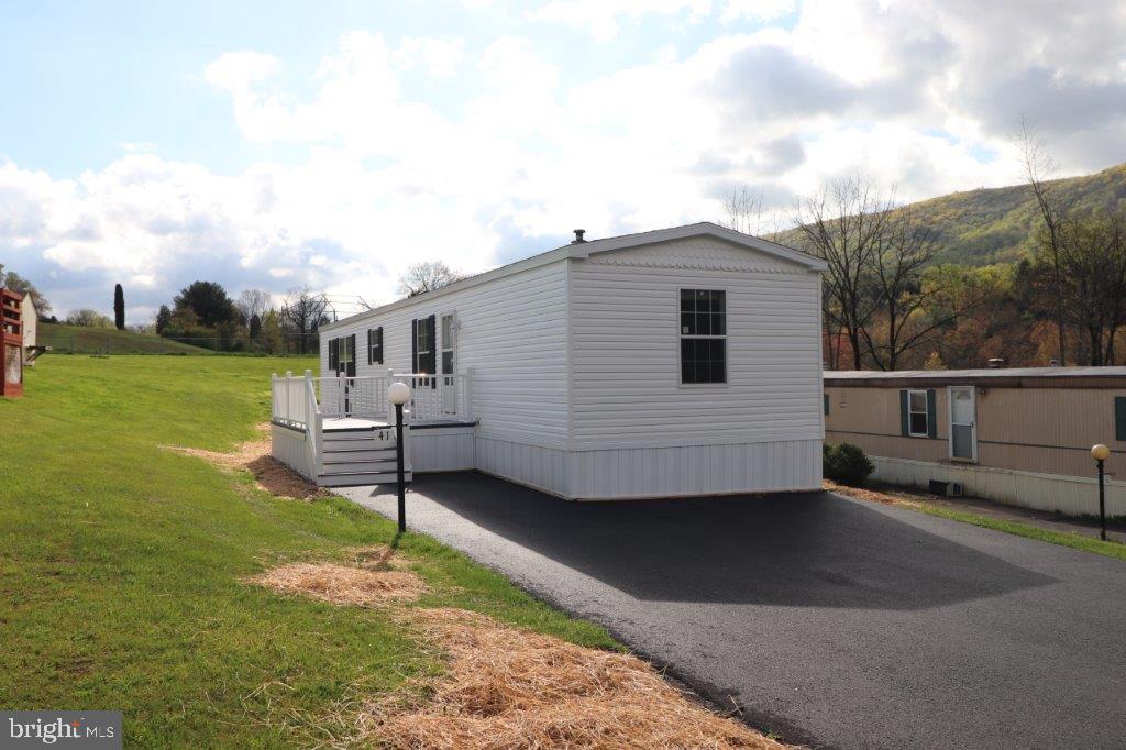 41 Hillside Pl