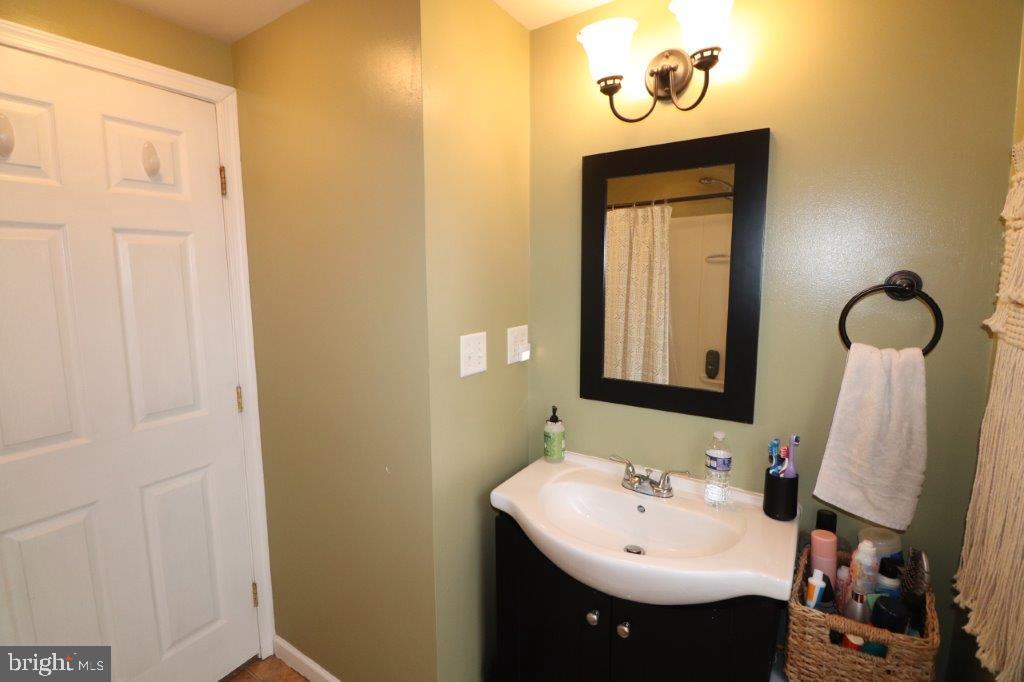 202 Carbon St