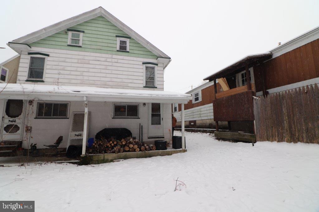 202 Carbon St