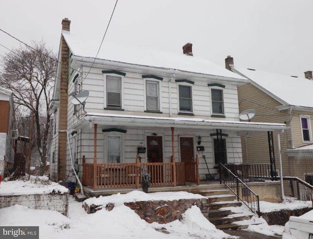 202 Carbon St