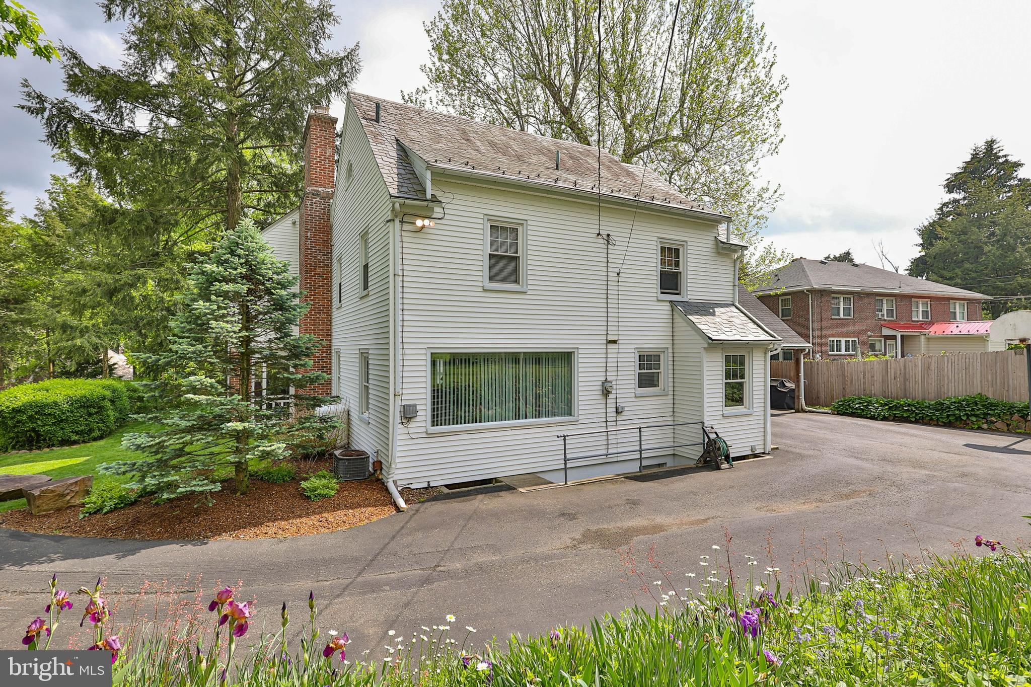 309 Smith Ave