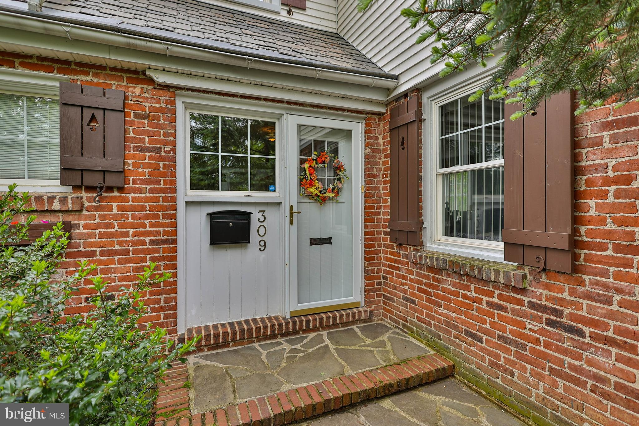 309 Smith Ave