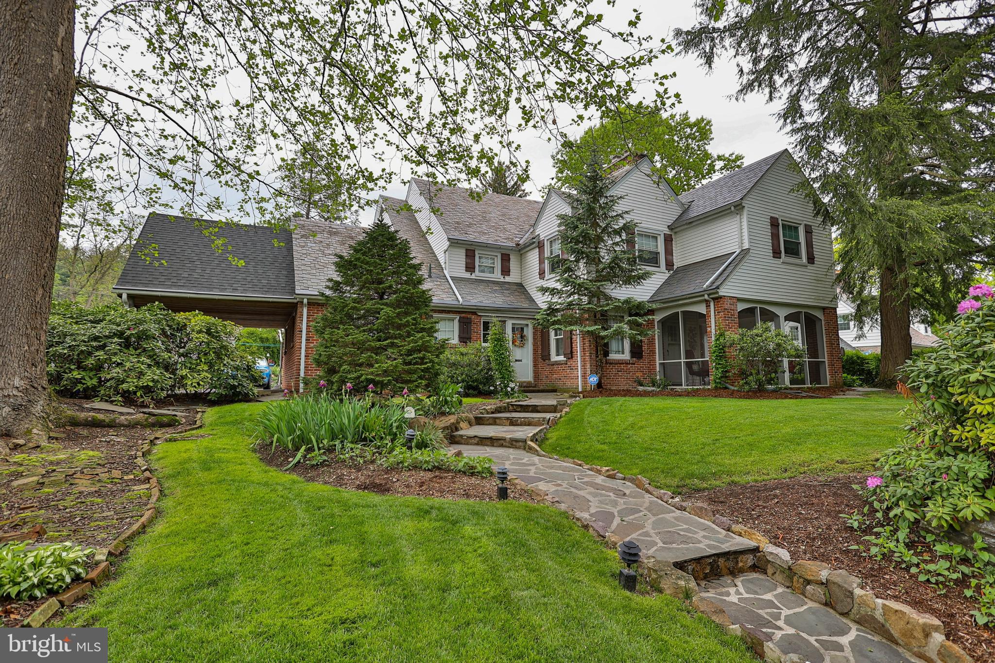 309 Smith Ave